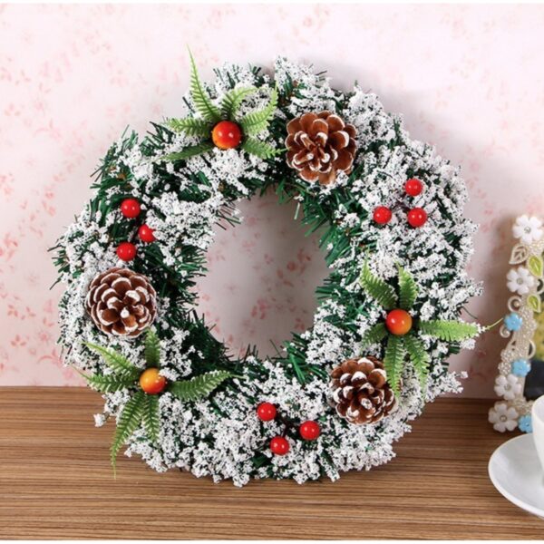 Coronita pentru Craciun , diametru 30 cm, din brad artificial, decorata cu conuri si merisoare, inzapezit. Verde/Alb