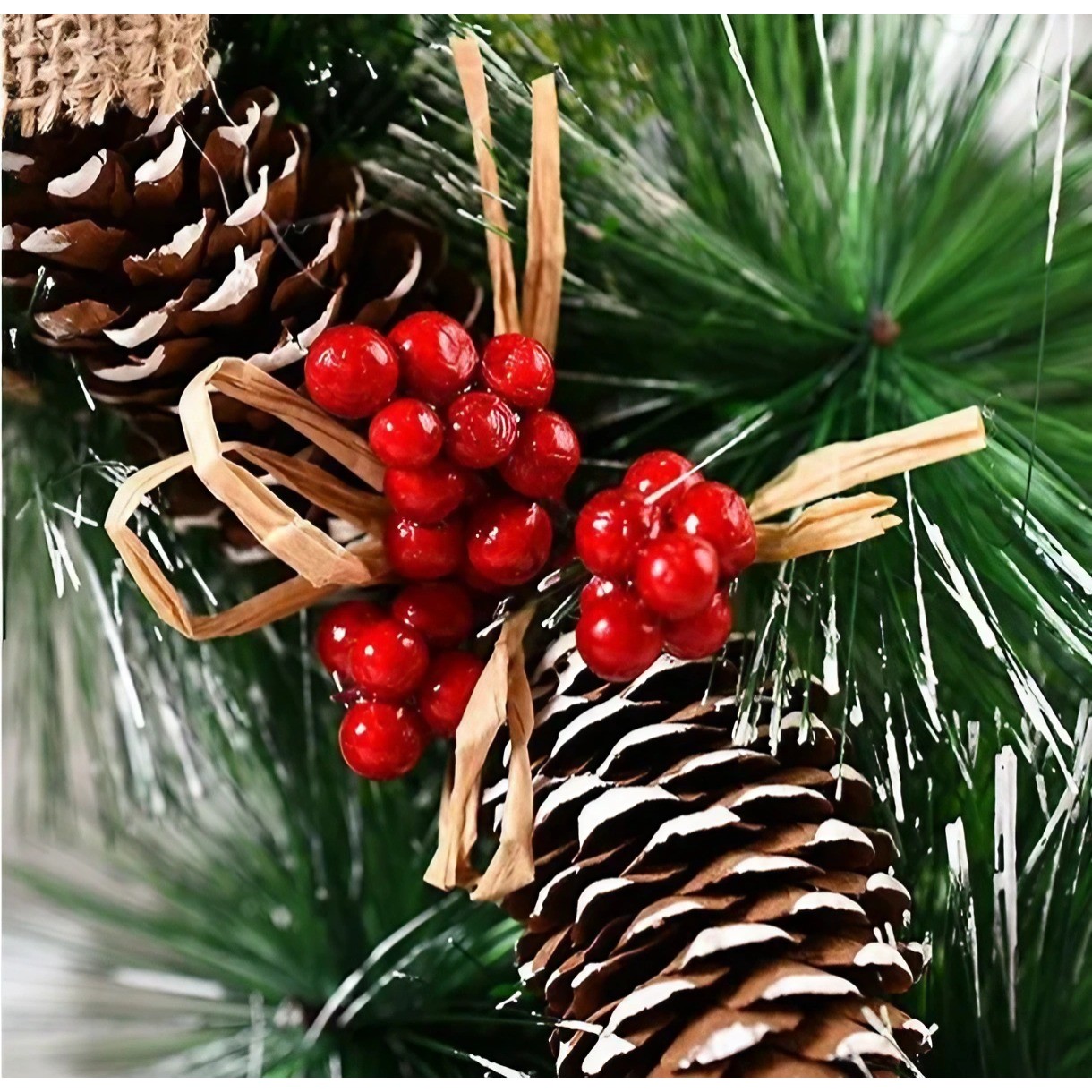 Coronita pentru Craciun , diametru 32 cm, din brad artificial, decorata cu conuri si merisoare, 3 Funde. Verde/Alb - imagine 4