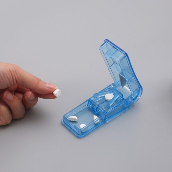 Dispozitiv pentru taiat sau sfaramat medicamente , material non-toxic, portabil, albastru - imagine 4