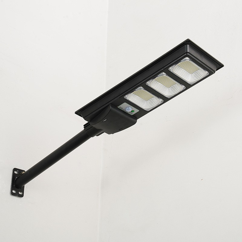 Lampa solara stradala , cu telecomanda, senzor de miscare si lumina, suport prindere, 144 LED-uri, IP65, ABS, 8AH, 150W, temperatura culoare 6500K, 49.5x18.8x5 cm, F6006-150w, autonomie 10-12 ore, negru - imagine 2