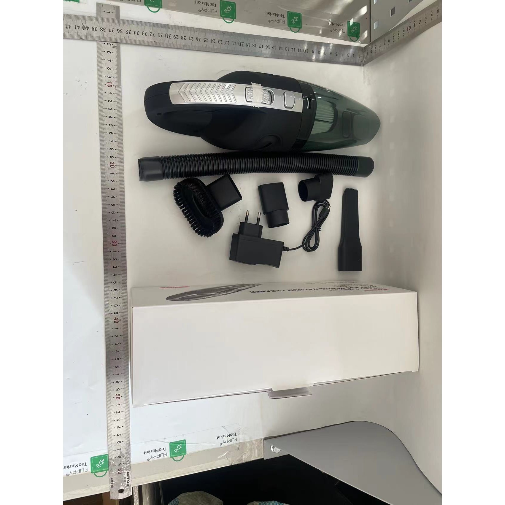 Aspirator de Mana Portabil Turbo, Flippy, pentru Uz Caznic sau Auto, Functie de Aspirare Umeda si Uscata, Incarcare la Priza, 32.000 rot/min, Putere 120W, Aspirare cu Vid de 4 Bar, 5 Accesorii pentru Spatii Inguste, Negru - imagine 2