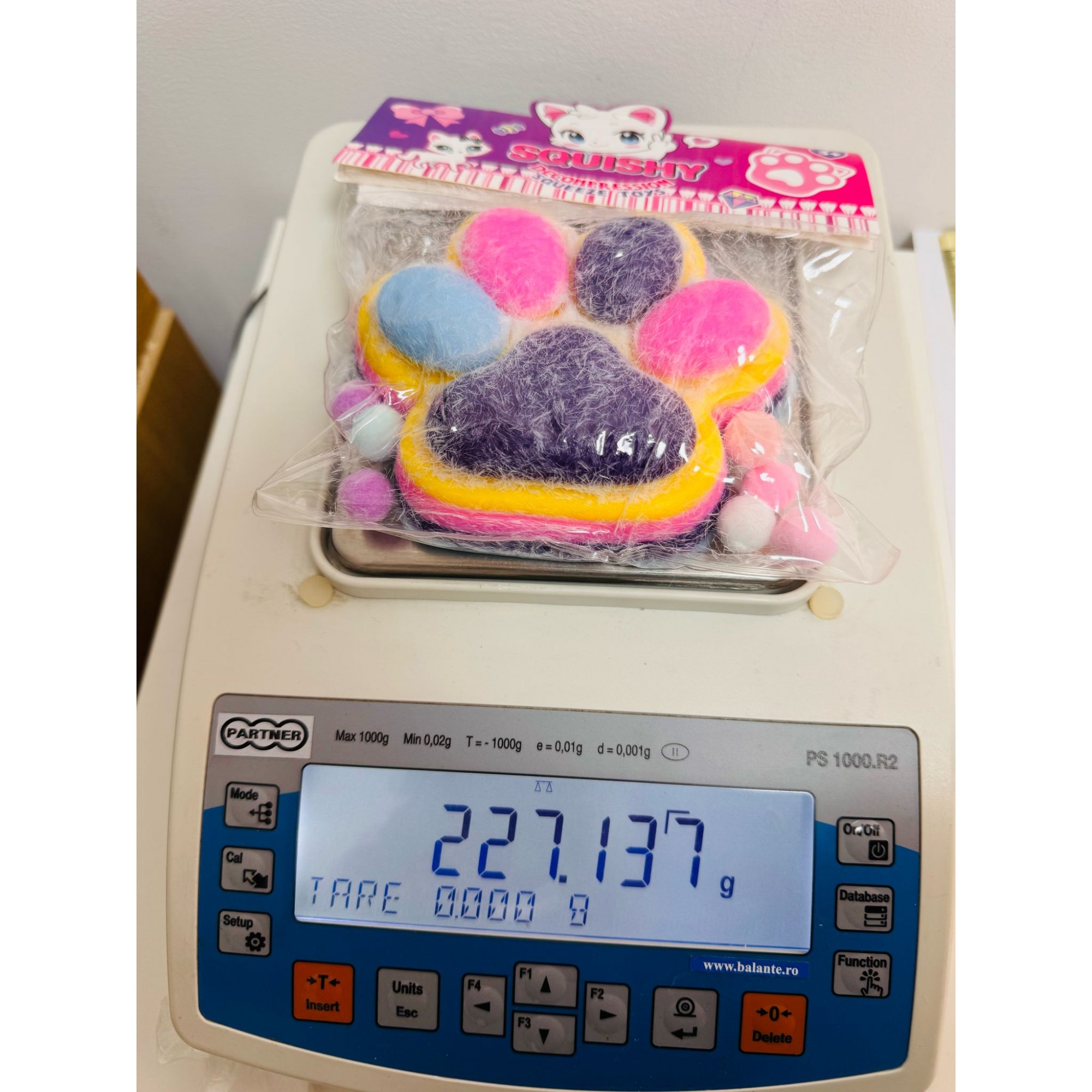 Jucarie Antistres Squishy, , cu Revenire Lenta, Model Labuta de Pisica Pufoasa, 220g, 12.5 x 10.5 cm Squeeze Pinch Family, Ambalaj Transparent, Multicolor - imagine 3