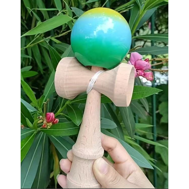 Jucarie Interactiva Kendama, , din Lemn, 18 cm, Joc de Indemanare pentru Copii si Adulti, Model Gradient 12, Galben/Albastru/Verde - imagine 2
