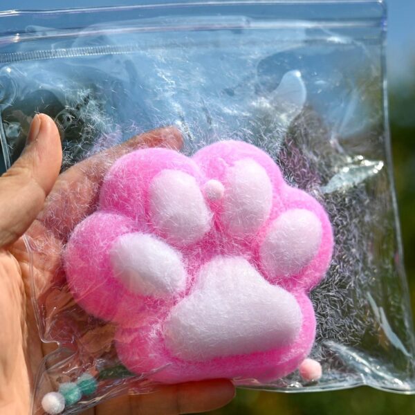 Jucarie Interactiva Squishy, , Model Cat Paw, Squeeze Pinch Family, Revenire Lenta, din TPR, +3 Ani, 7.5 cm, Textura Puf, Roz - imagine 2