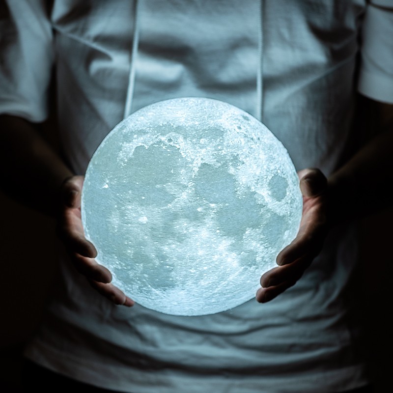 Lampa de veghe in forma de luna cu stele 3D Moon Light, Acumulator integrat, alimentare USB, stand din plastic inclus, 13 cm, 16 culori, Multicolor, Telecomanda inclusa, - imagine 4