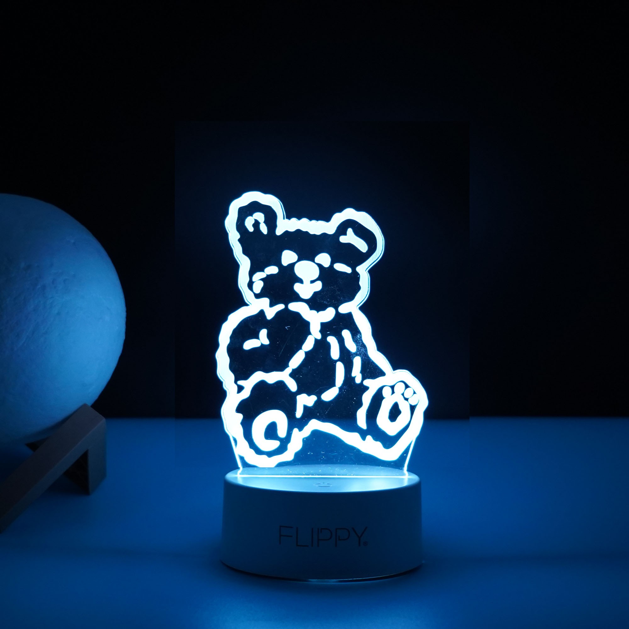 Lampa LED decorativa, , 3D, Ursulet, cu telecomanda, doua moduri de alimentare USB si baterii, 20 cm inaltime, din material acril si lumina multicolora, alb - imagine 4
