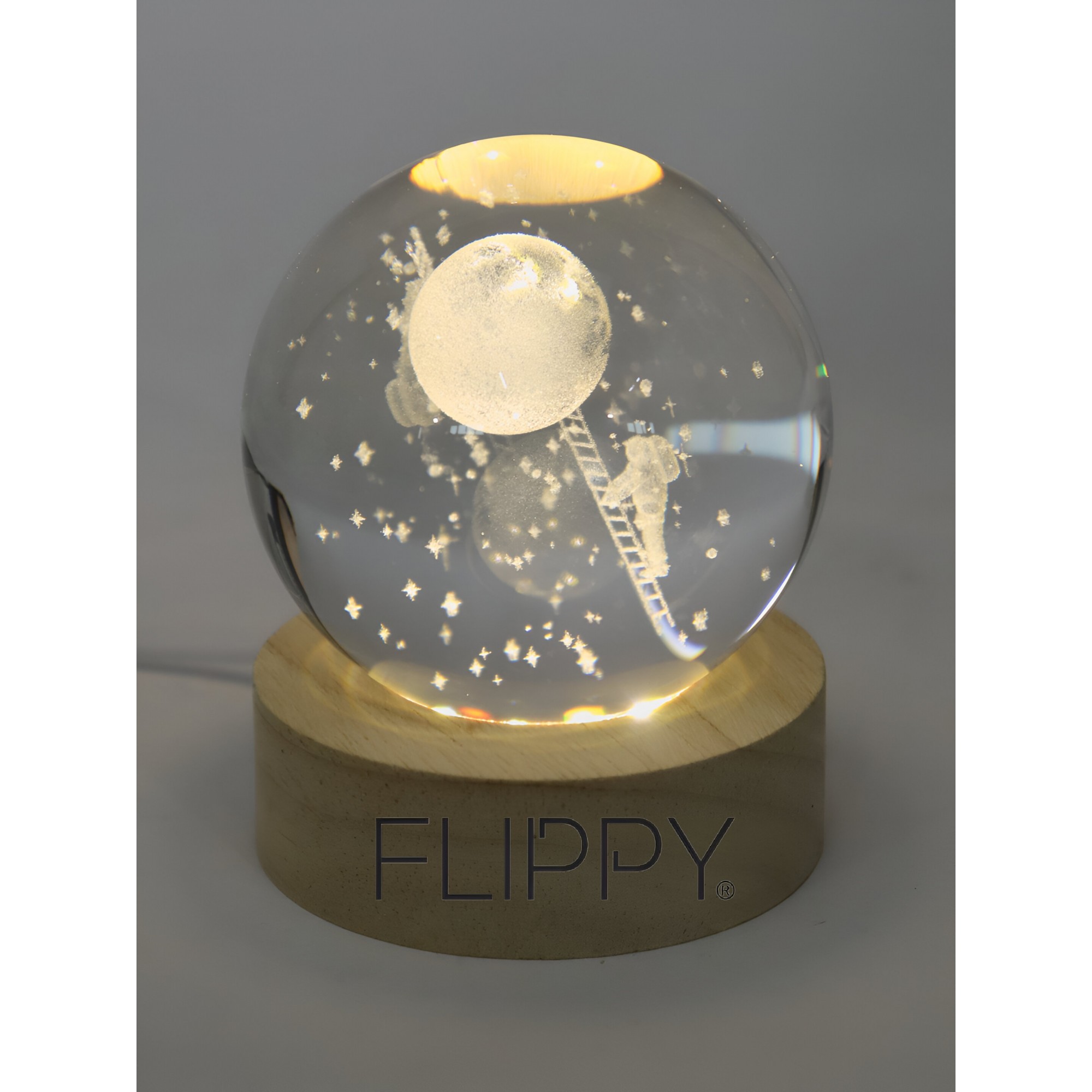 Lampa LED Decorativa, , cu Bila de Cristal cu Diametru 6cm, Model Astronaut pe Scara catre Luna 3D, Alimentare USB, Suport din Lemn, Lumina Alb Cald - imagine 4