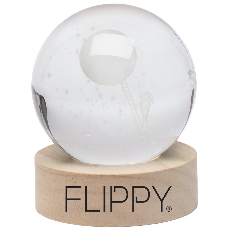 Lampa LED Decorativa, , cu Bila de Cristal cu Diametru 6cm, Model Astronaut pe Scara catre Luna 3D, Alimentare USB, Suport din Lemn, Lumina Alb Cald