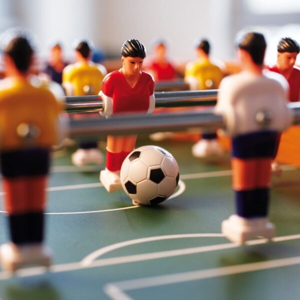 Mini Masa de Fotbal cu Teren si 12 Jucatori , 4 Manere, cu Tablou pentru Scor, din Metal, Lemn si ABS, 34.5 x 23 x 7 cm, pentru copii/adulti - imagine 4