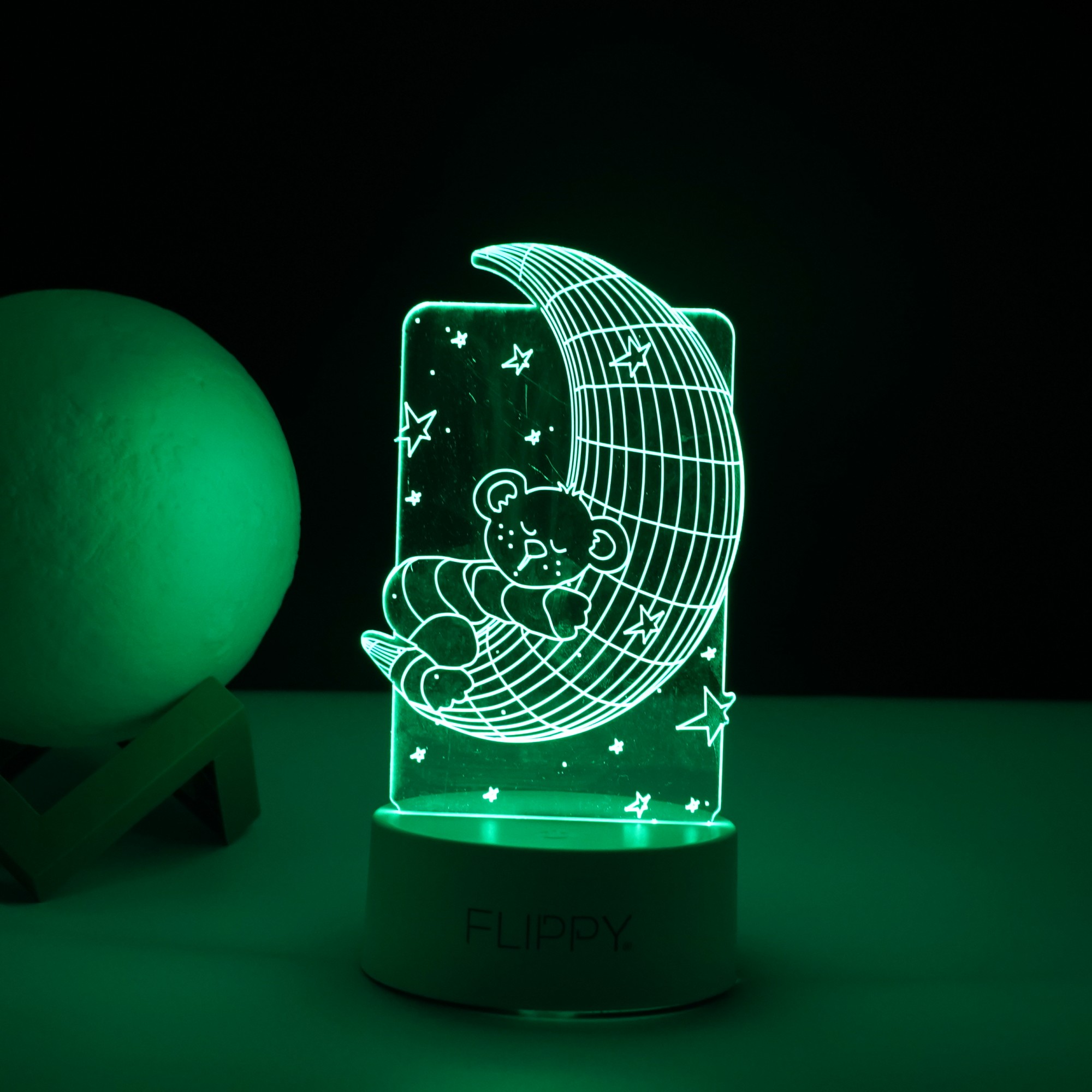 Lampa LED decorativa, , 3D, Ursulet si Semiluna, cu telecomanda, doua moduri de alimentare USB si baterii, 20 cm inaltime, din material acril si lumina multicolora, alb - imagine 3
