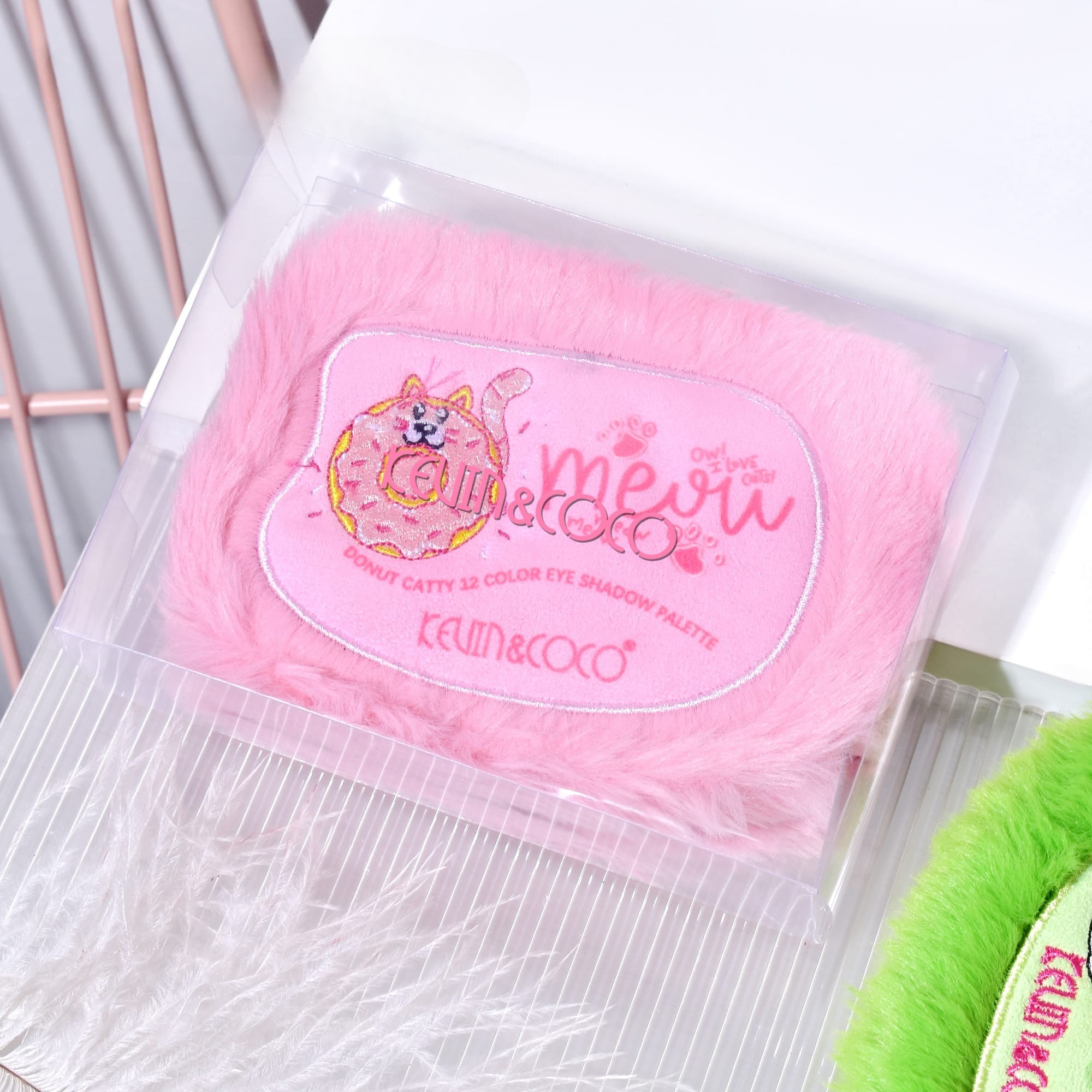 Paleta de Machiaj, KEVIN & COCO, Pink Fuzzy Fard de Pleoape,12 culori, 15 x 10.5 x 3 cm - imagine 4