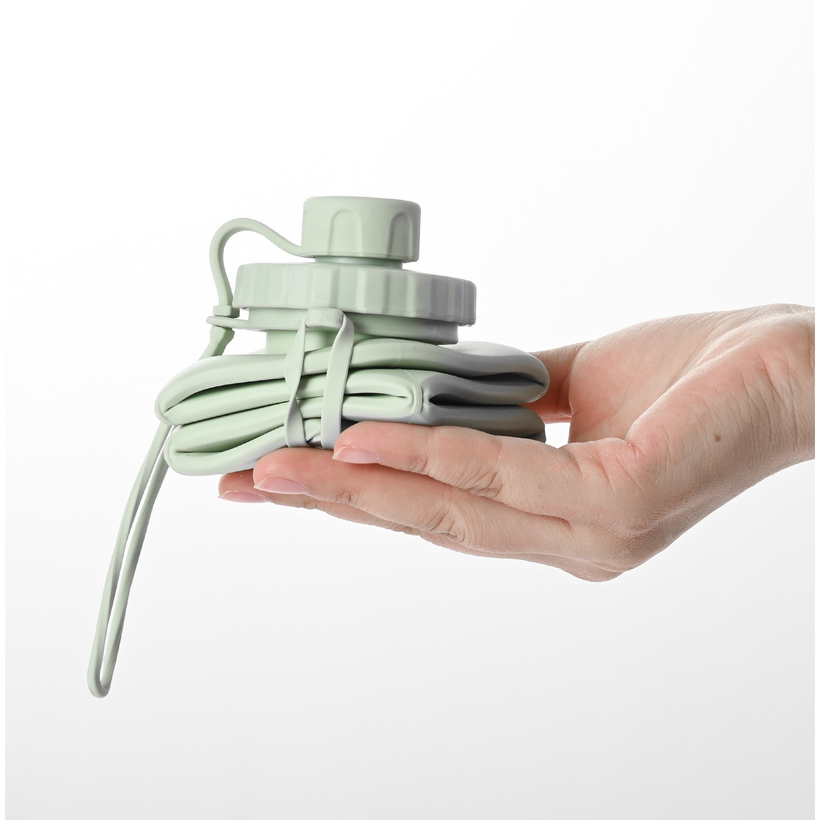 Sticla de apa pliabila , din silicon,reutilizabila, rezistenta la temepreturi ridiate, usor de depozitat si carat, 22 x 7.8 cm, 600 ml, verde - imagine 2