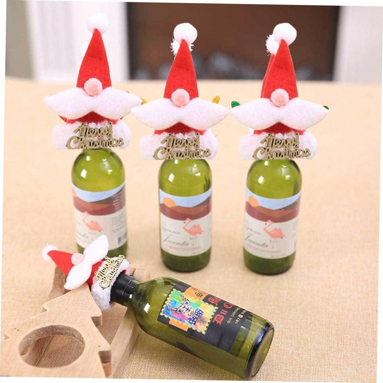 Accesoriu decorativ pentru sticlele de vin, tematica Craciun, caciulita Merry Christmas, material textil/poliester, rosu - imagine 4