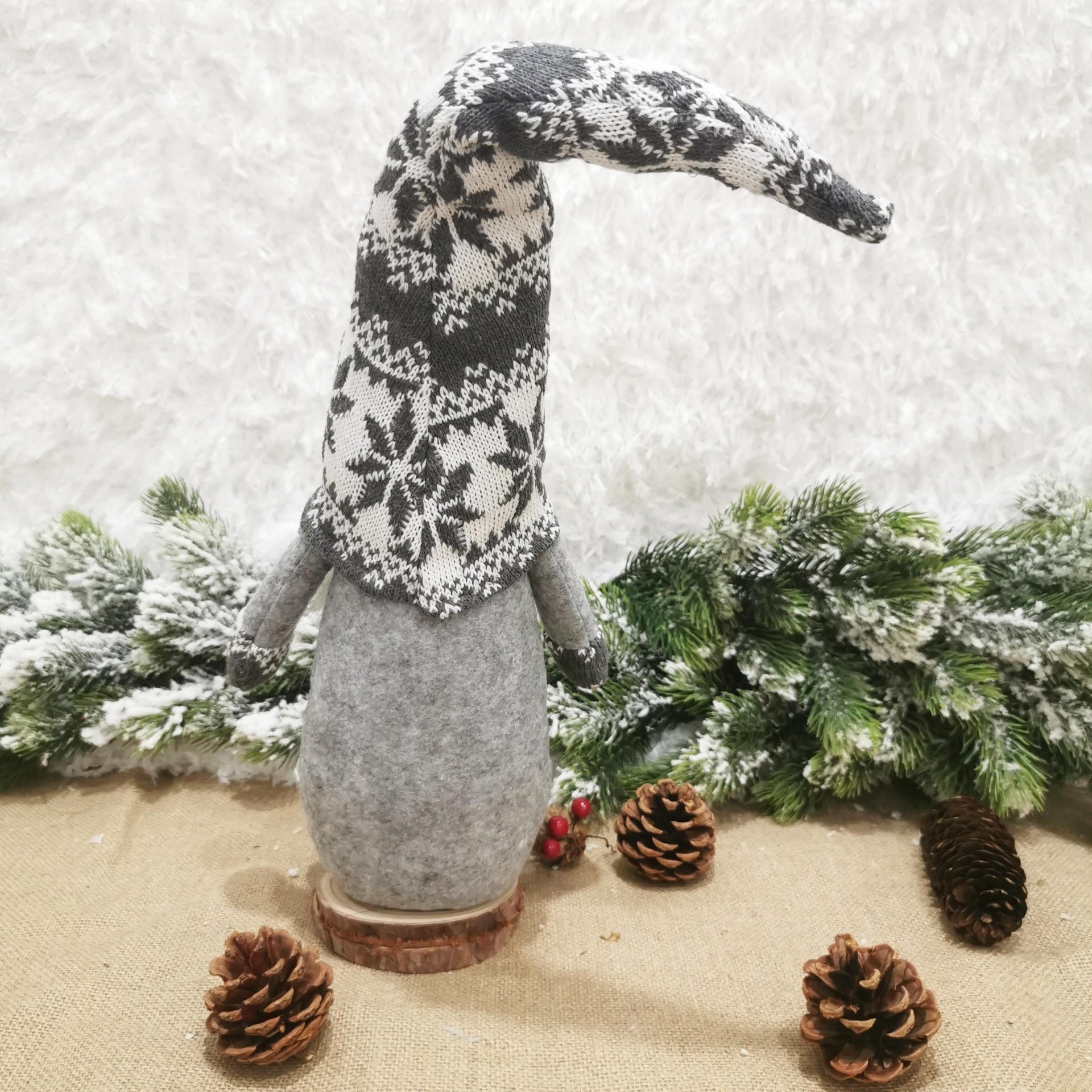 Figurina Decorativa, Pentru Craciun, Flippy, Spiridus, Omul Padurii cu Barba Lunga, Inaltime 47 cm, Gri - imagine 2