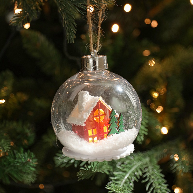 Glob pentru Bradul de Craciun LED, Flippy, Model A, Glob Transparent cu Figurina Casa si Braduti iluminat LED, Diametrul 10 cm, Baza Solida, Transparent