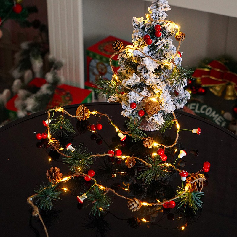 Instalatie Craciun cu baterii, 2 metri, 20 LED-uri tip Ace, conuri de pin si ciuperci, Alb Cald, Flippy - imagine 3