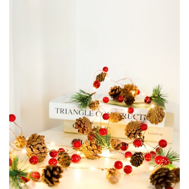 Instalatie Craciun cu baterii, 2 metri, 20 LED-uri tip Ace, conuri de pin si clopotei, Alb Cald, Flippy - imagine 3
