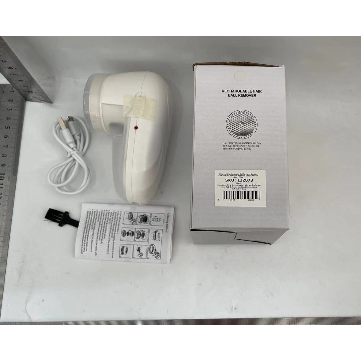 Aparat Scame si Par Haine, Flippy, Electric, USB inclus, Periuta Curatare, pentru Diferite Tesaturi, 13 x 6.8 x 5.8 cm, Alb - imagine 4