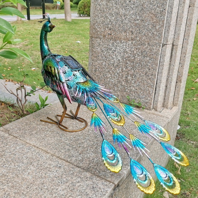 Decoratiune de Gradina cu Lampa solara, Flippy, Model Paun Pitic, Iluminare Led si Incarcare Solara, 66 x 33.5 x 26.5 cm, din Fier, Albastru Multicolor - imagine 3