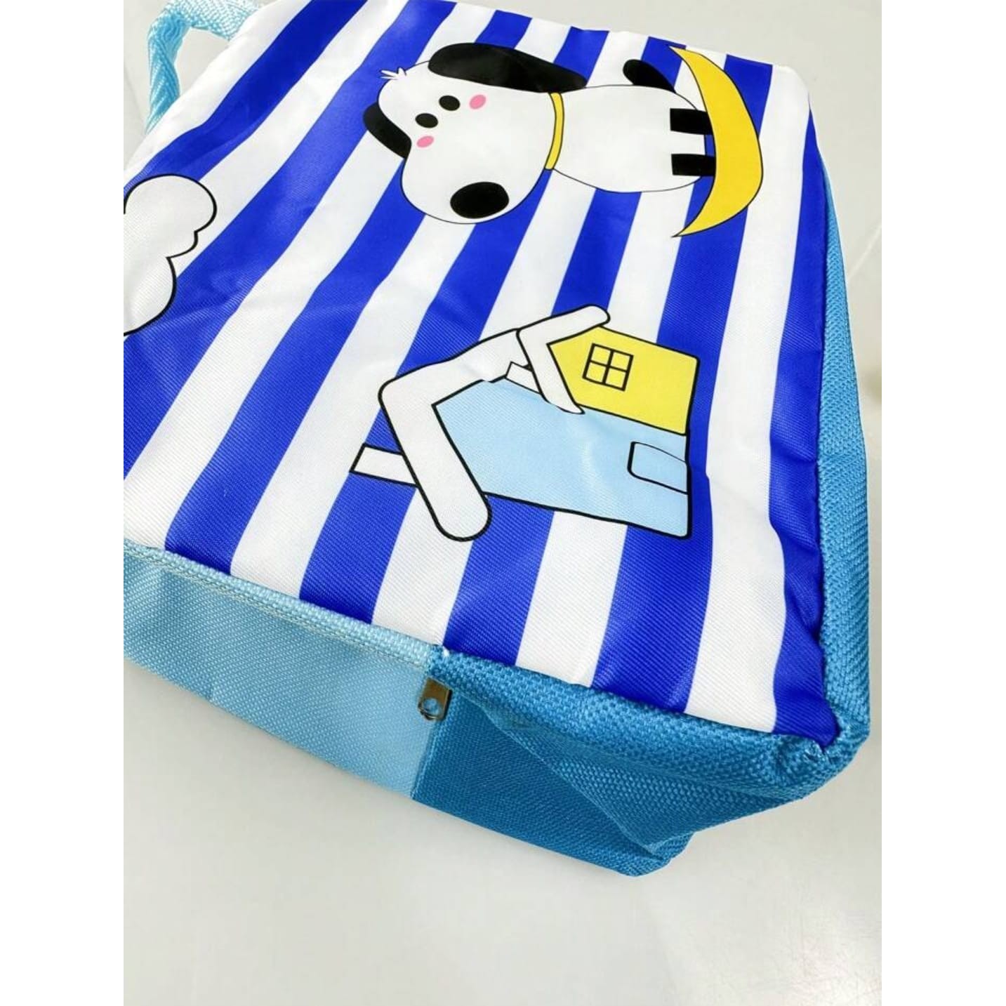 Geanta Termoizolanta pentru Copii, Flippy, 23x13x19 cm, Model Imprimeu Catel, din Folie de Aluminiu si Panza Oxford, Albastru/Alb - imagine 3