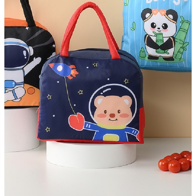 Geanta Termoizolanta pentru Copii, Flippy, 23x13x19 cm, Model Imprimeu Ursulet Astronaut, din Folie de Aluminiu si Panza Oxford, Albastru/Rosu - imagine 4