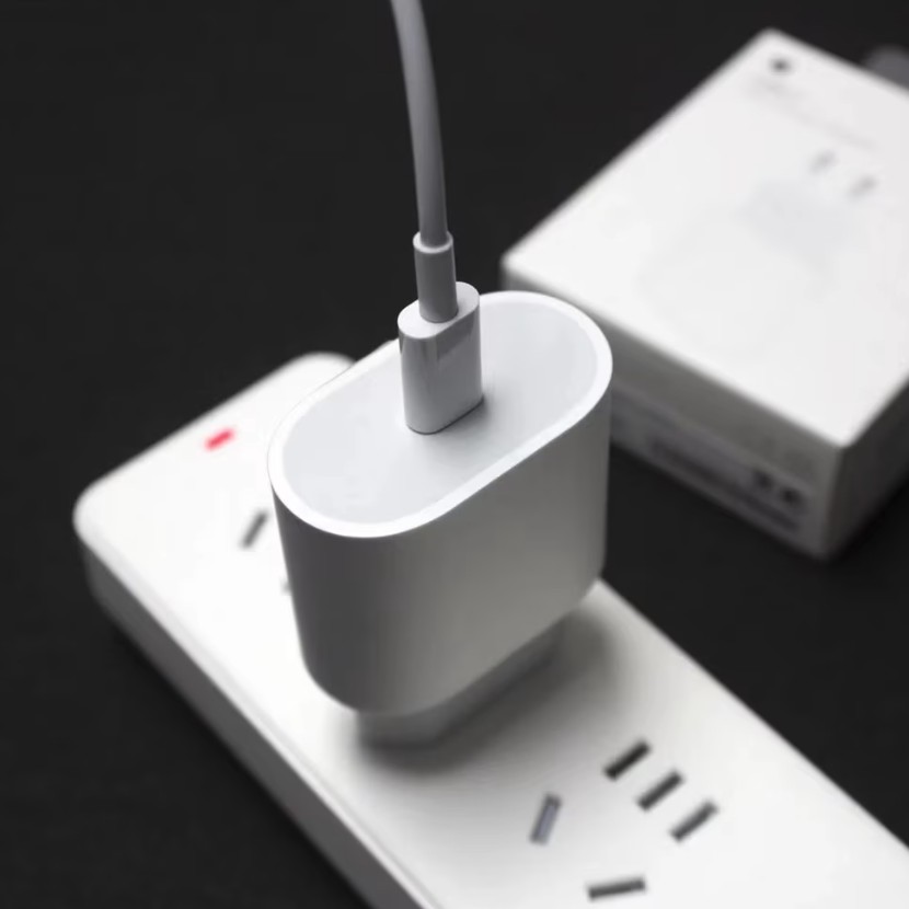 Incarcator Retea Fast Charge, Flippy, Incarcator Standard European PD30W, Compatibil cu iPhone 15/16, Cablu Fast Charge Inclus de 27W, 1m, Alb - imagine 3