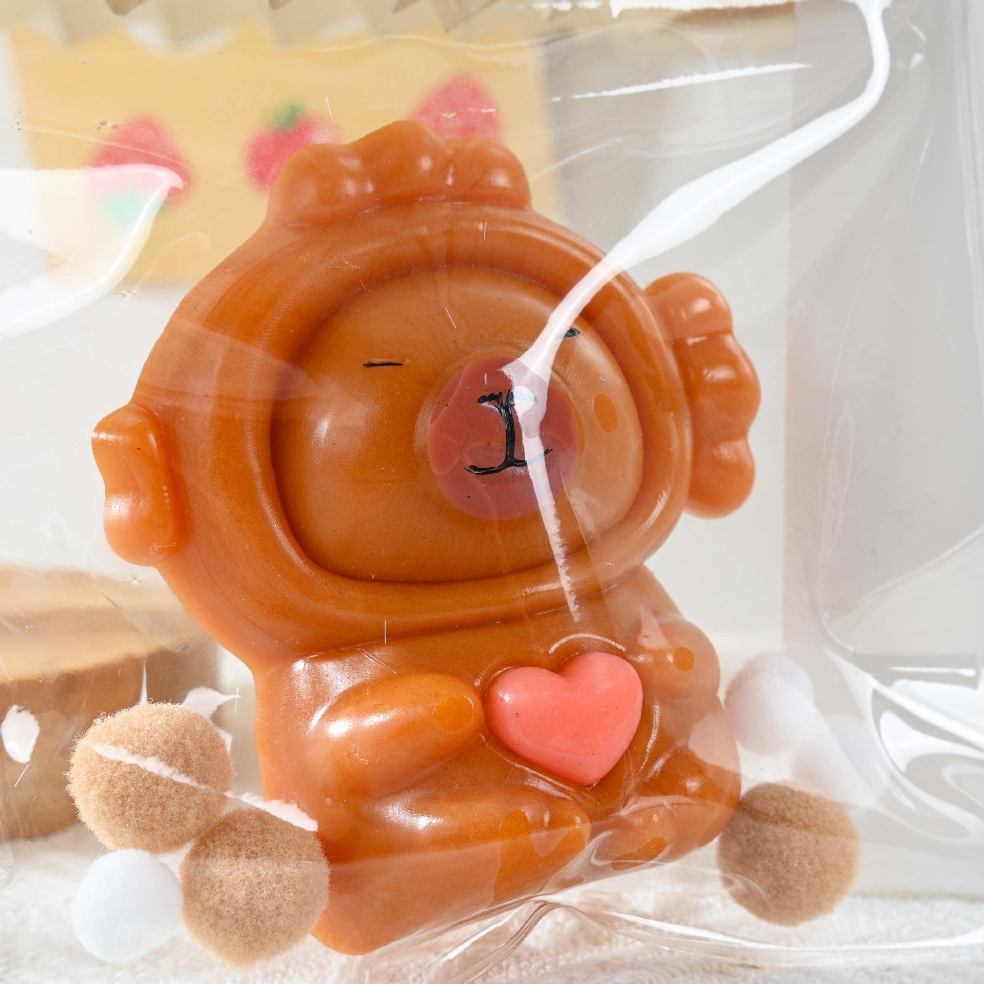 Jucarie Antistres Squishy, Flippy, cu Revenire Lenta, Model Capybara cu Inima, 7.5cmx6.5 cm, din TPR, Ambalaj Transparent, Maro - imagine 3