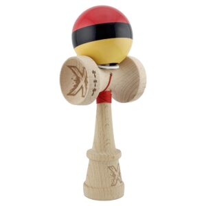 Kendama X Originala, Profesionala, Flippy, Super Sticky cu Cupe Mari KING SIZE V3, Gaura in Baza, Rulment Metalic, din lemn 18 cm, Ata 62/65 cm, Rosu/Negru/Galben 