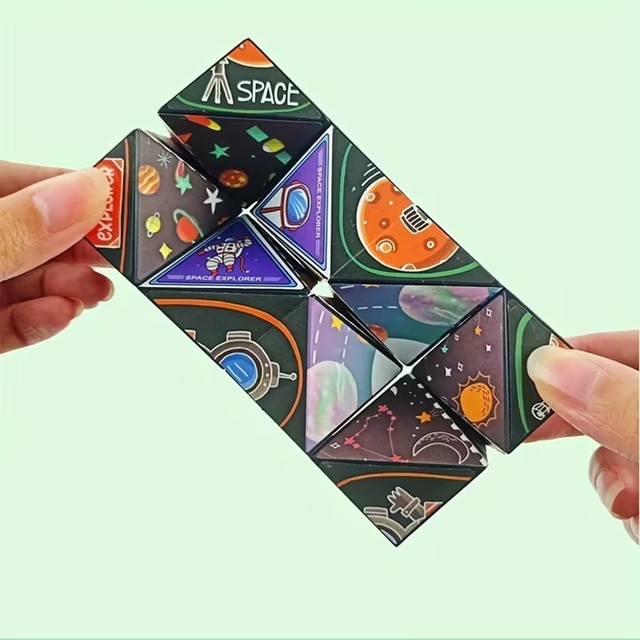 Jucarie Interactiva, Flippy, 3D Cub Rubik, Diferite Forme, Anti-stress, Tema Spatiu Cosmic, Multicolor - imagine 4