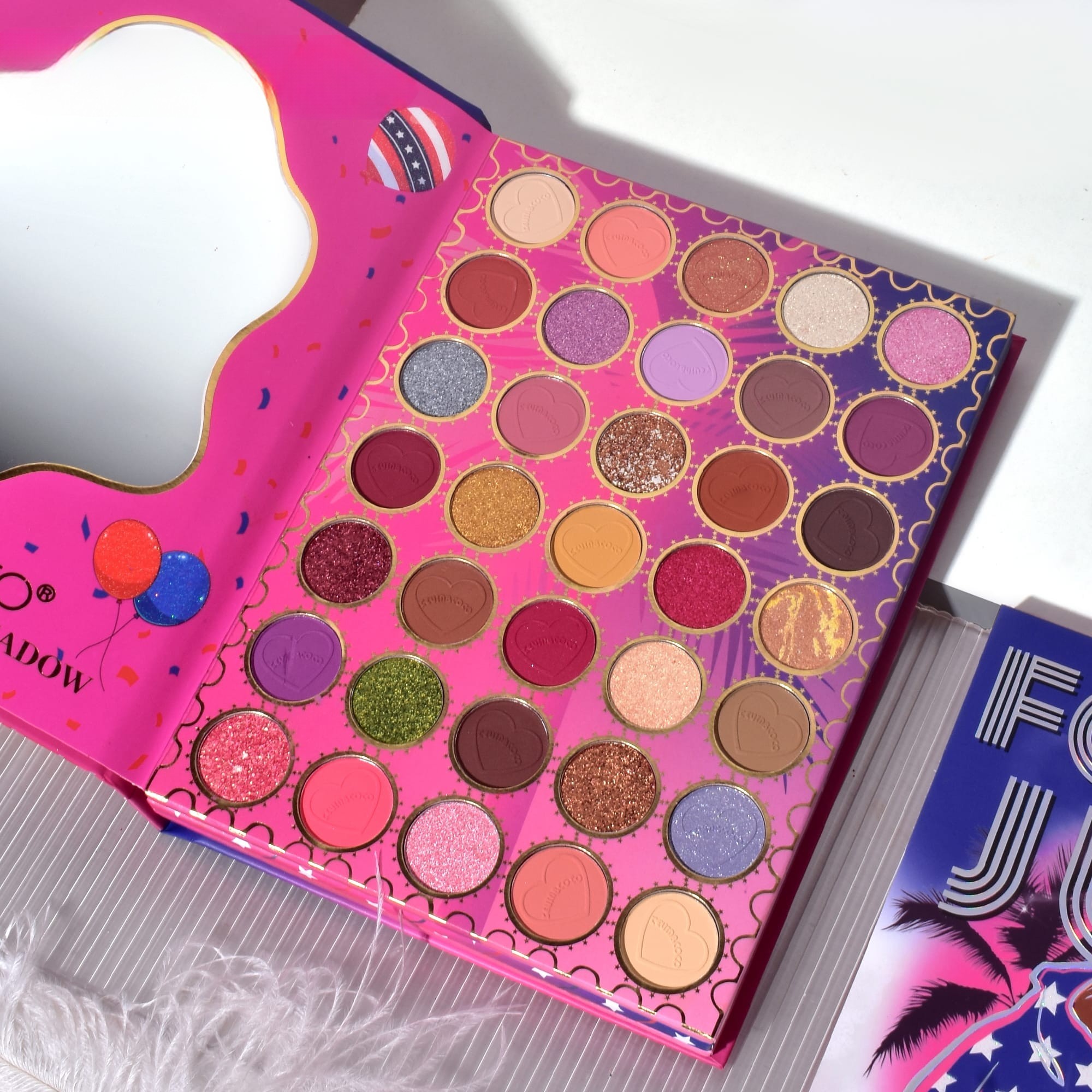 Trusa de Machiaj, KEVIN & COCO, Cool Girl Book, 82 culori, 16 x 21.5 x 2.5 cm - imagine 4