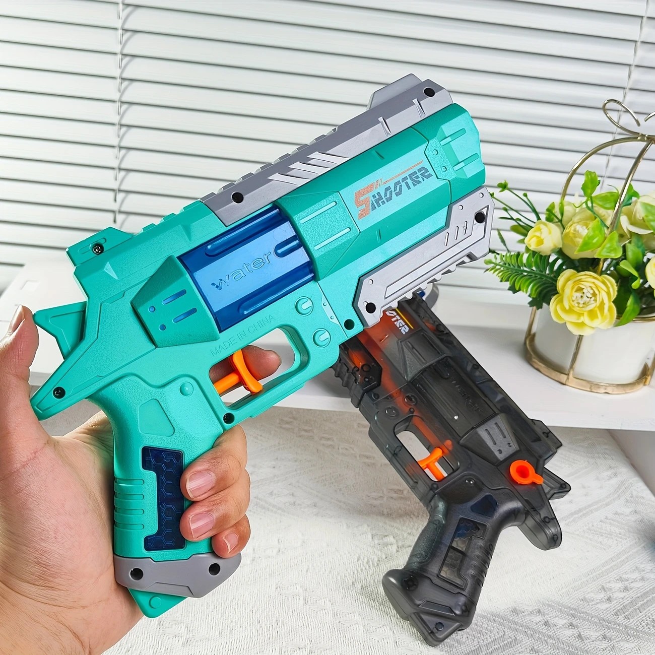 Pistol Manual cu Apa, Flippy, Jucarie Pistol cu Apa Sigur Pentru Copii, Design Nou S-Shooter Atractiv, 23 x 14.5 cm, Verde - imagine 4