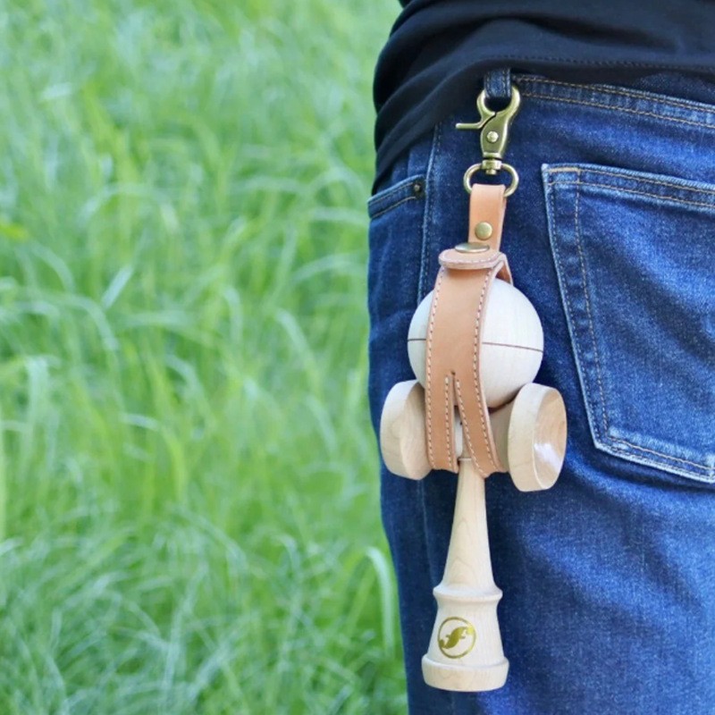 Husa pentru Kendama, Flippy, Husa de Depozitare pentru Kendama, din Piele Ecologica, Catarama cu Agatare pentru Transportare, Model Breloc Simplu, 19.5 x 2.5 cm, Apricot - imagine 2