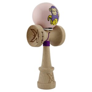 Kendama X Originala, Profesionala, Flippy, Violet Monkey, Super Sticky cu Cupe Mari King Size V3, Rulment Metalic si Gaura in Baza, din Lemn 18 cm, Ata 62/65 cm, Roz
